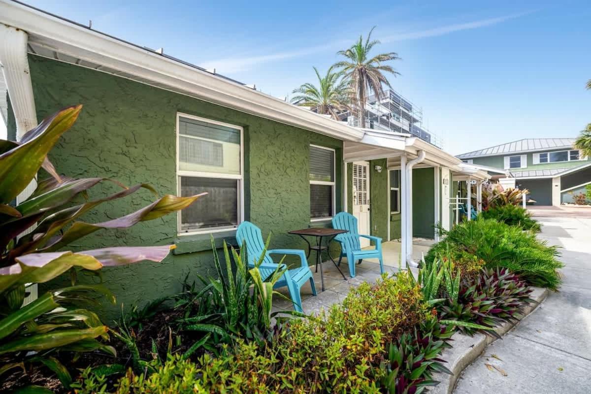 Stones Throw Beachside Bungalow #1 On The Beach Clearwater Beach Buitenkant foto